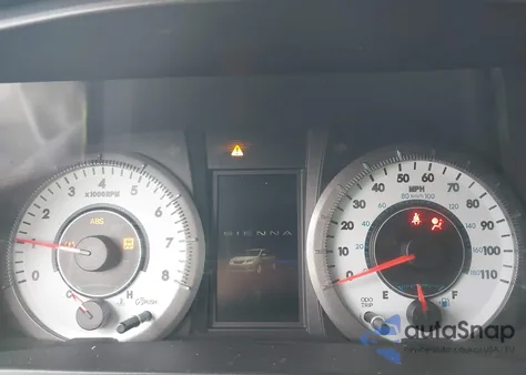 2017 Toyota Sienna Se 8 Passenger z USA, uszkodzony, nr VIN 5TDXZ3DC5HS784243